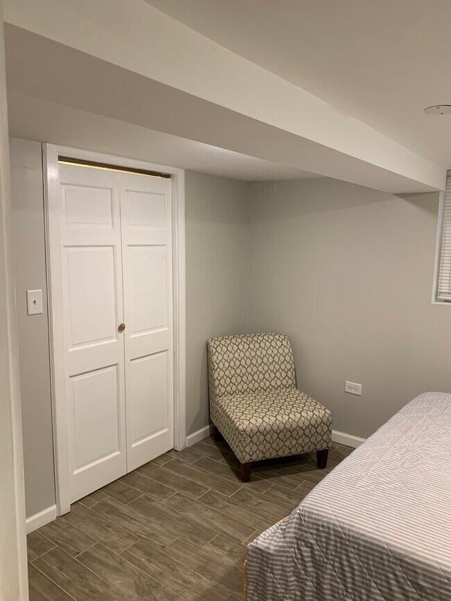 Building Photo - 2122 Kenilworth Ave