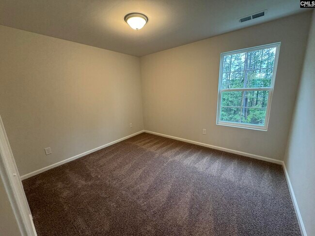 Building Photo - 3026 Hallsdale Dr