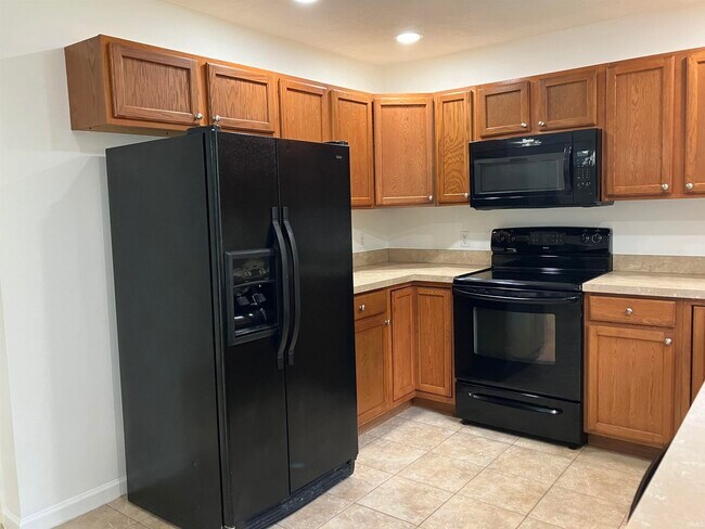 Building Photo - 7872 Sandalwood Dr