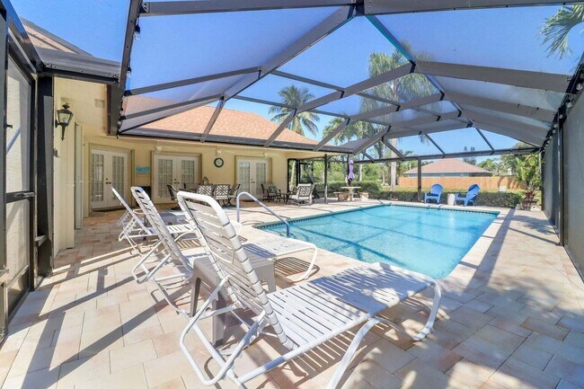 Building Photo - 14148 Paddock Dr