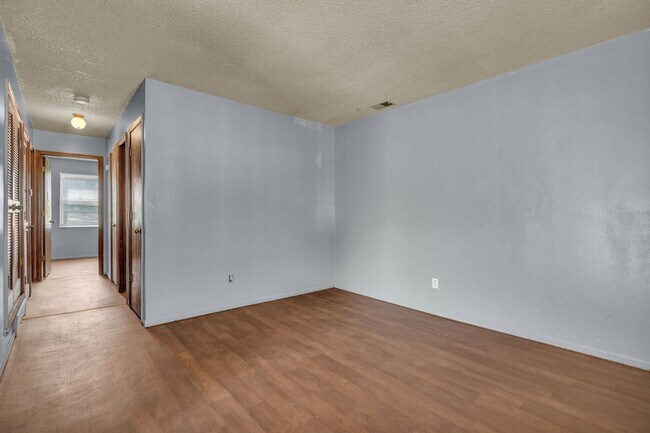 Building Photo - 8626 Lane Ave