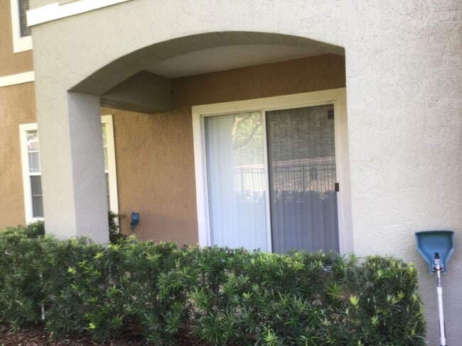 Building Photo - 2/2-East Orlando/Waterford Lakes Condo