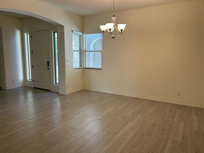 Building Photo - Beautiful home with generation suite in gated community