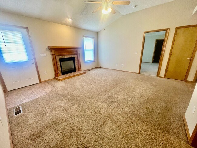 Building Photo - 6008 N 8th Ave