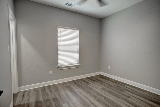 Building Photo - 121 S Kanaio Dr