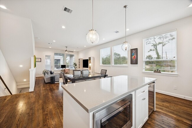 Building Photo - 1055 Timbergrove Yards Ln