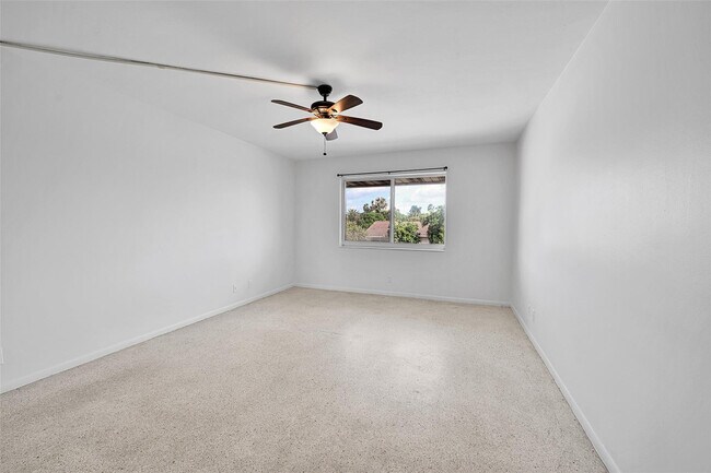 Building Photo - 2624 NE 32nd St