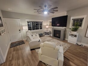 Building Photo - 1645 Island View Dr