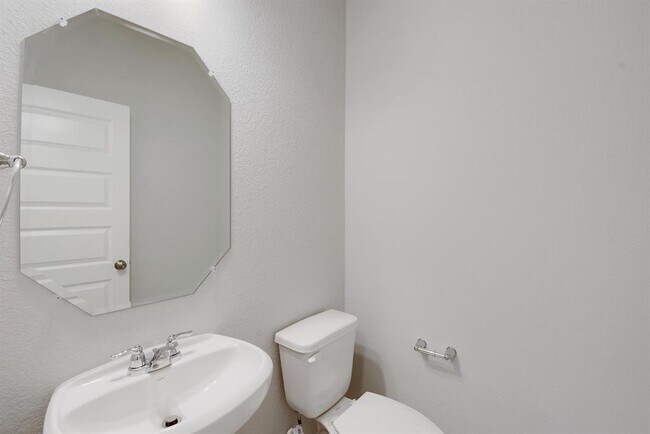 Building Photo - 1661 Yaupon Grove Ln