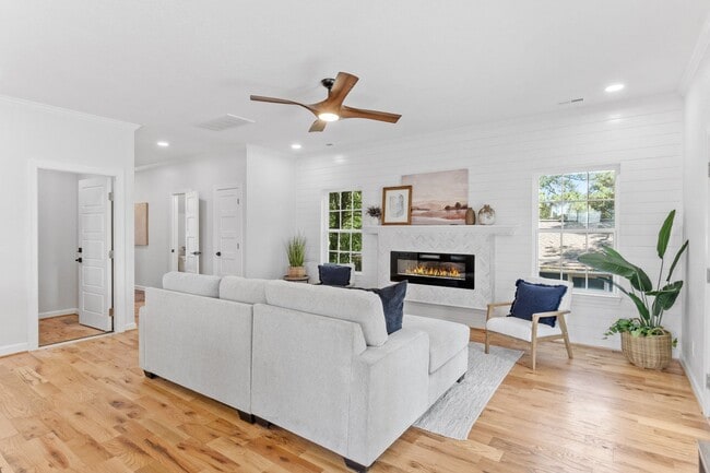 Building Photo - Brand-new condo in the heart of Ocean View.