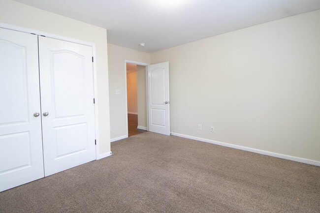 Building Photo - 1716-D Thistlewood Dr