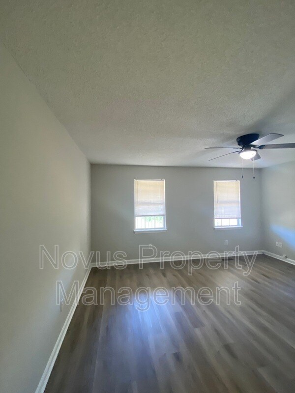 Building Photo - 88 River Ridge Dr