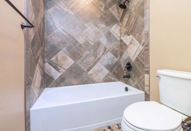 Building Photo - "Stunning 3-Bedroom with Dedicated Office ...