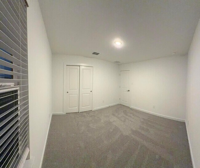 Building Photo - 4715 Bay Vista Dr