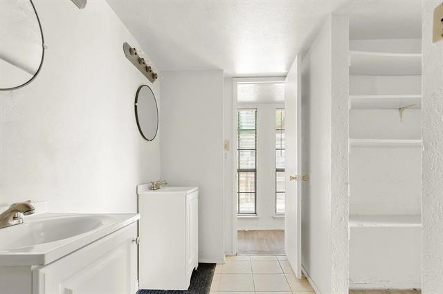 Building Photo - 2438 Limestone Dr