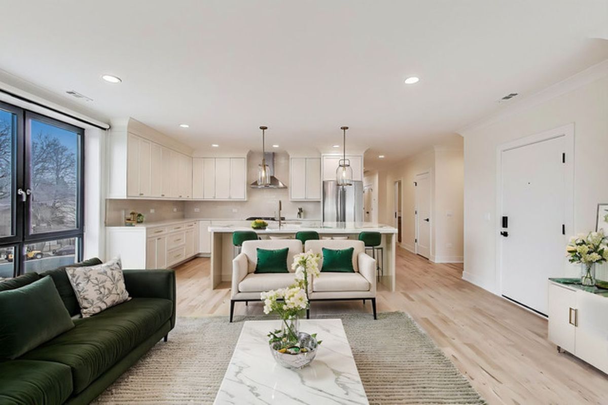 Building Photo - 5015 N Lincoln Ave