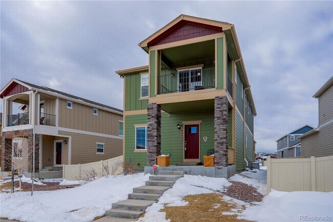 Building Photo - Beautiful 3 Bedroom 3 Bath Home Available ...