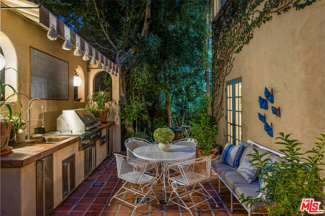 Building Photo - 175 W Channel Rd