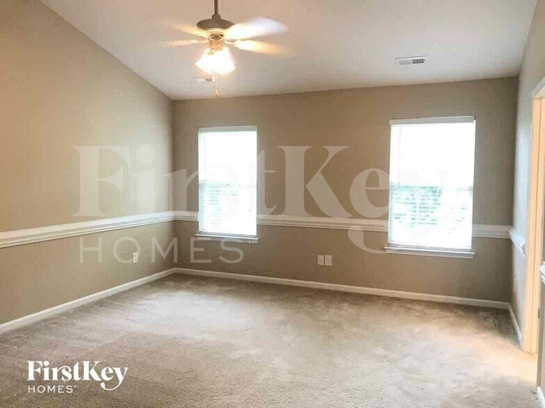 Building Photo - 1428 Paulonia Way