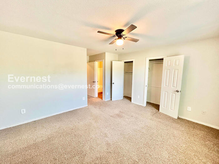 Building Photo - 146 Creek Cove Dr