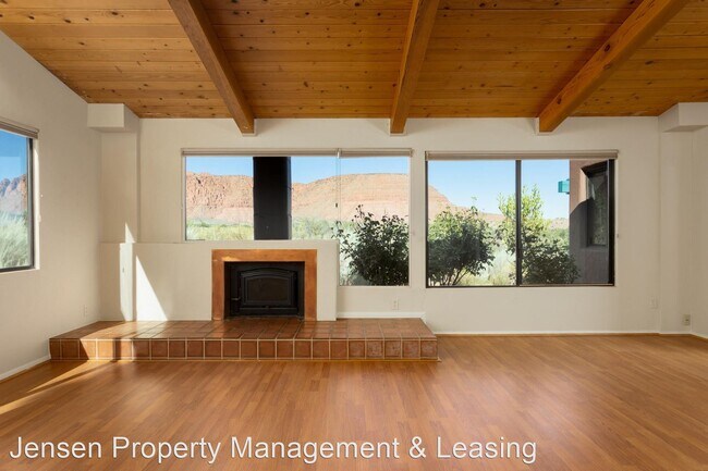 Building Photo - 3 br, 2 bath House - 712 N. Wisteria Way