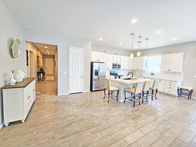 Building Photo - 4901 Fairwood Ct