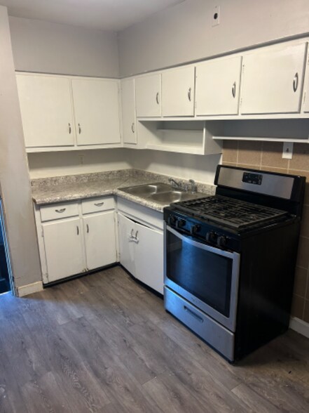 Building Photo - 938 Stocker Ave