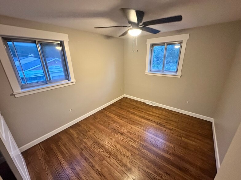 Building Photo - 9149 Wintergreen Dr
