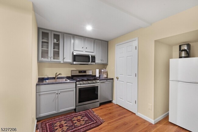 Building Photo - 70 Alvin Sloan Ave