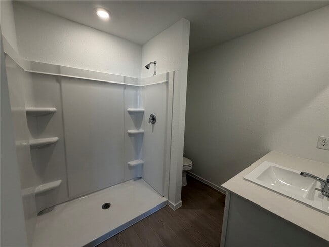 Building Photo - 16718 Old Wagon Wy