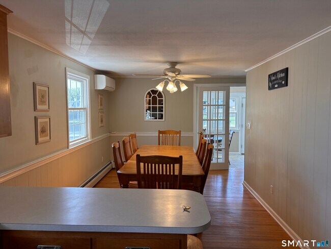 Building Photo - 7 Nehantic Dr