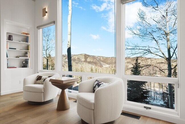 Building Photo - 18 Edgewood Ln