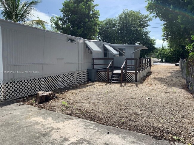 Building Photo - 740 Largo Rd
