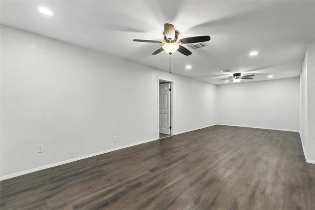 Building Photo - 9337 Heron Dr
