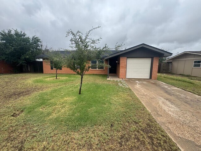 Primary Photo - 4217 Redbud Ave