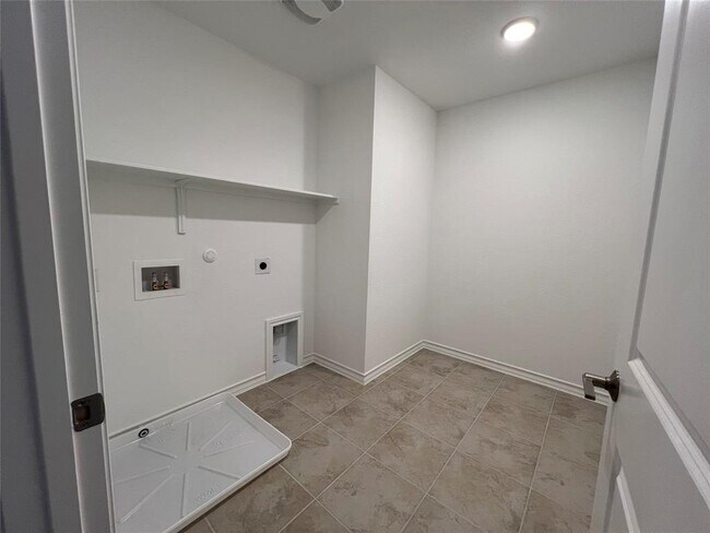 Building Photo - 204 Doodle Ln