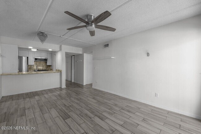 Building Photo - 400 1st St S