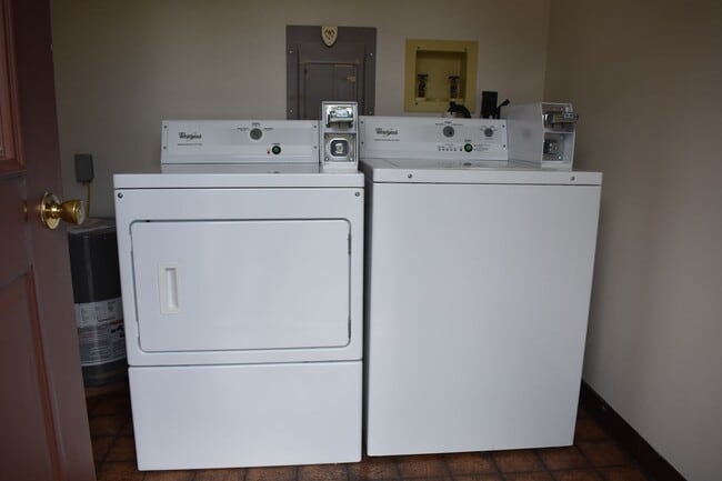 Building Photo - RDBS901