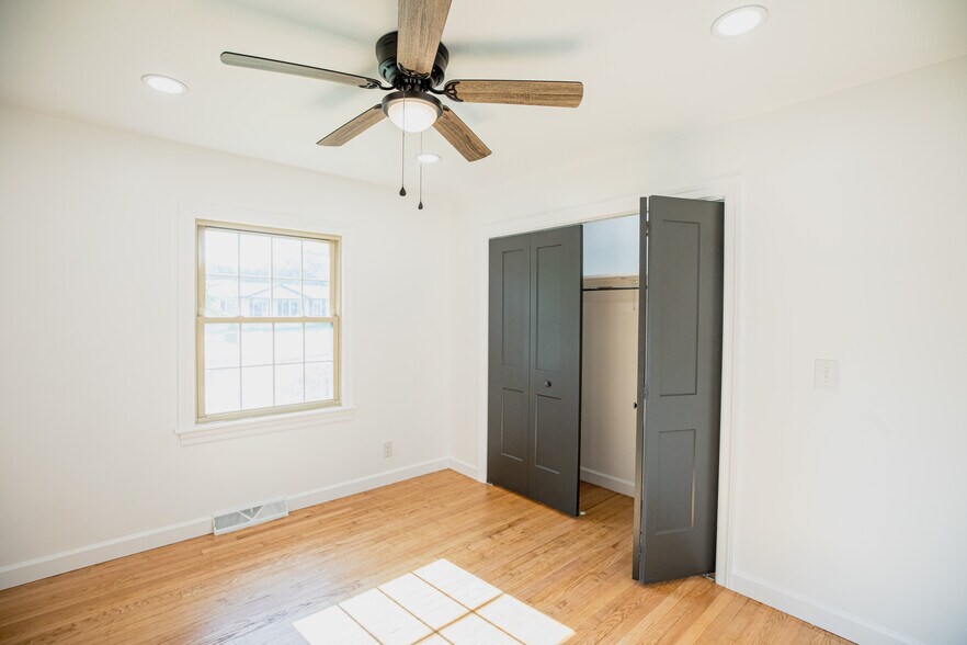 Building Photo - 200 Sewanee Cir