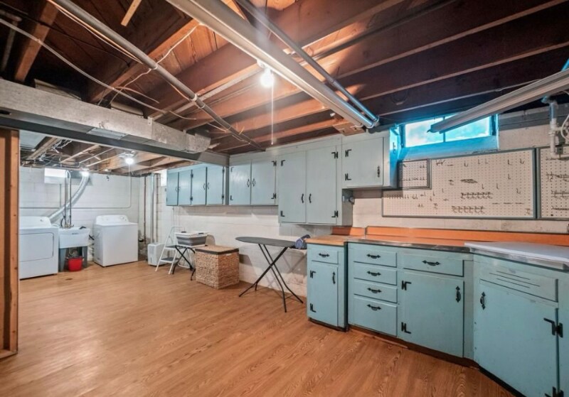 Building Photo - 1602 E Maple Rd