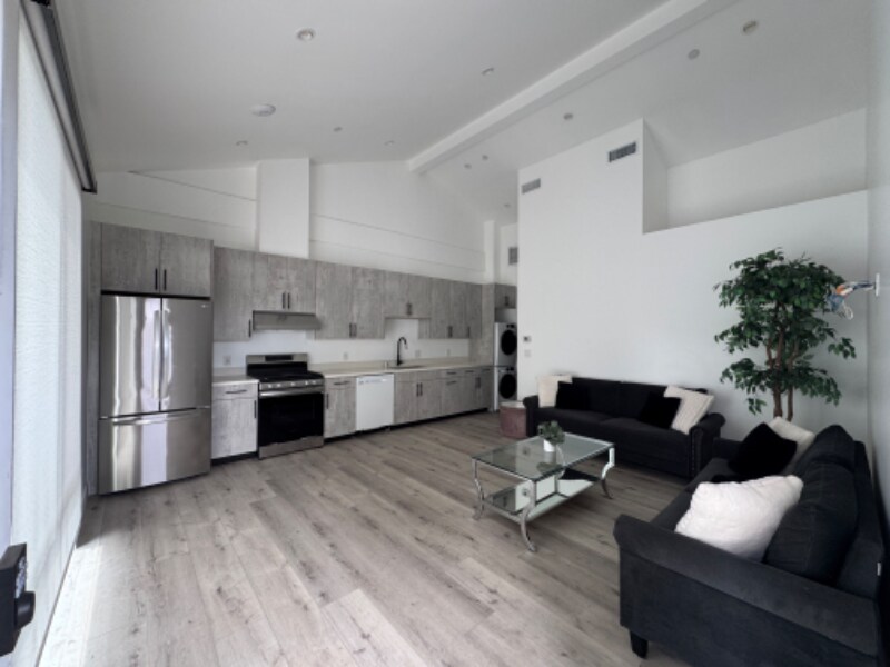 Building Photo - 7824 Shadyspring Dr