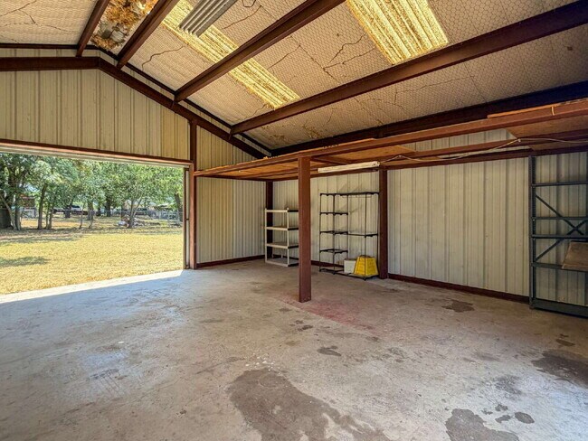 Building Photo - Beautiful 6 bed, 2 bath home in Burleson!