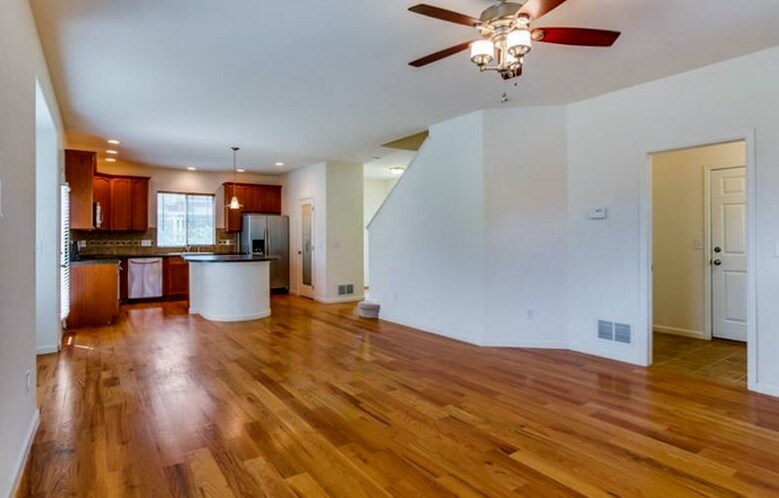 Building Photo - 4115 Ravenna Pl