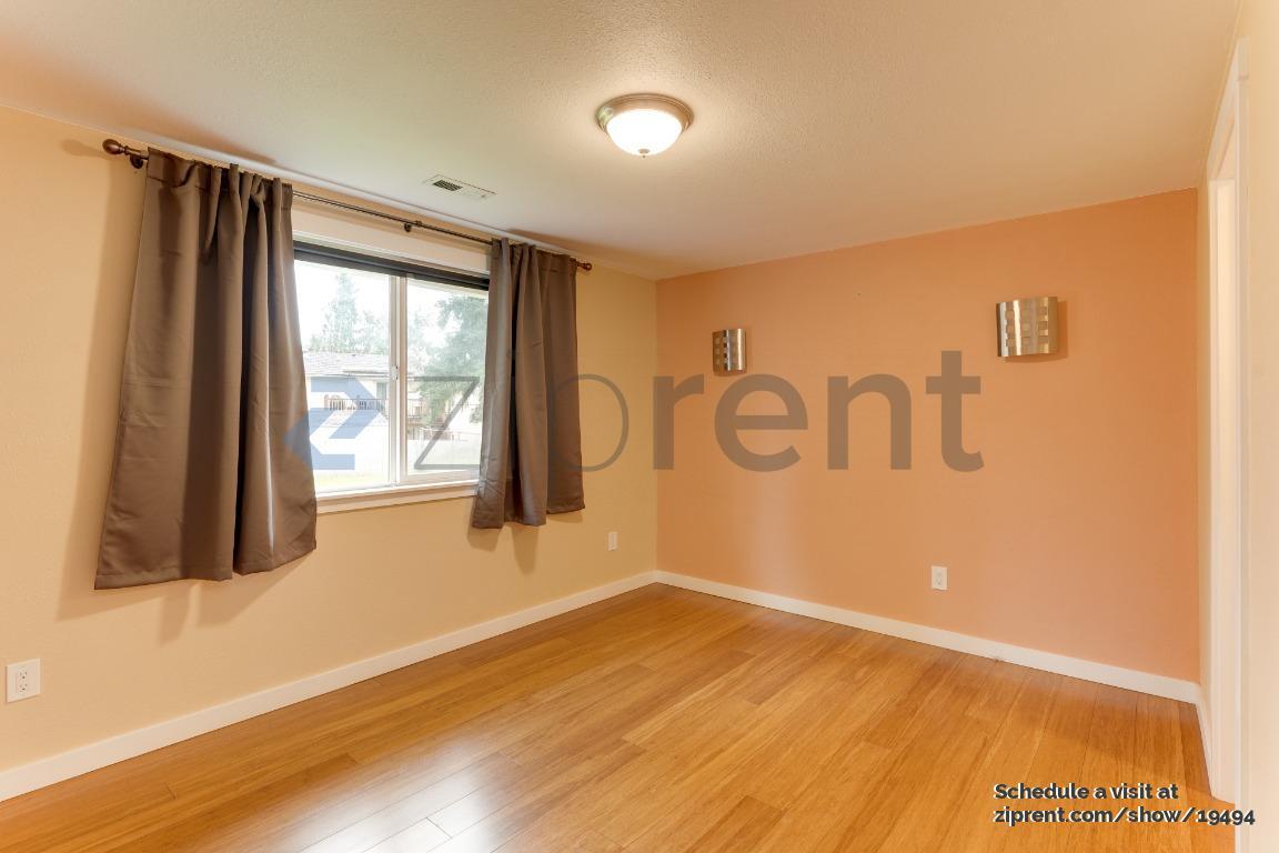 Building Photo - 5705 38th Ct SE