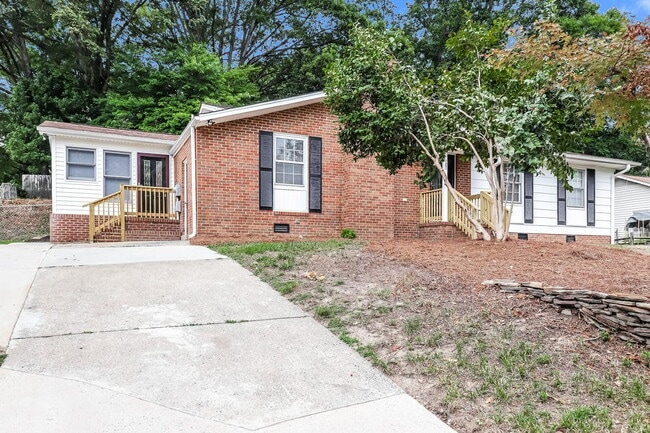 Building Photo - 5401 Bayberry Ln