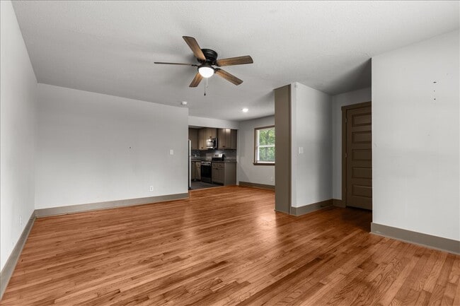 Building Photo - 522 S Duncan Ave