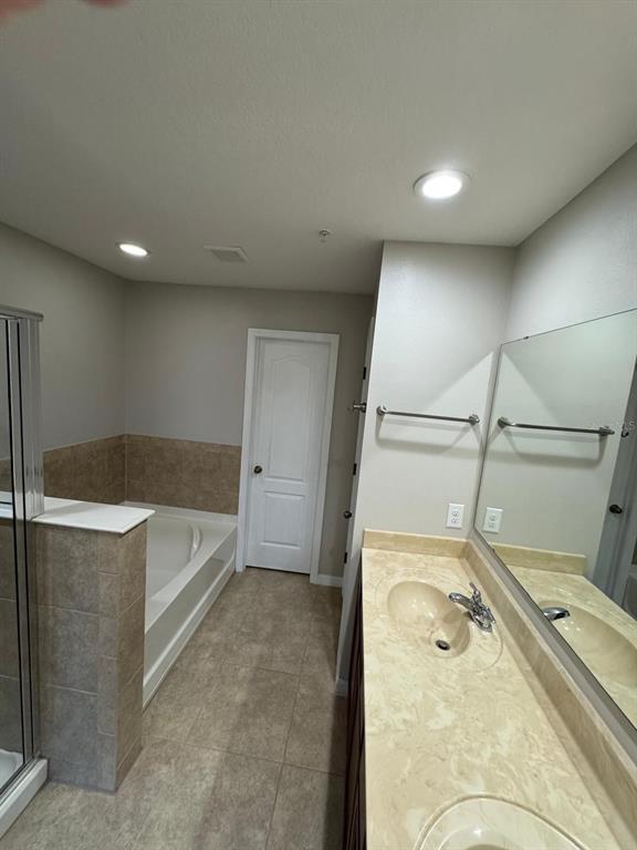 Building Photo - 2091 Bent Grass Ave