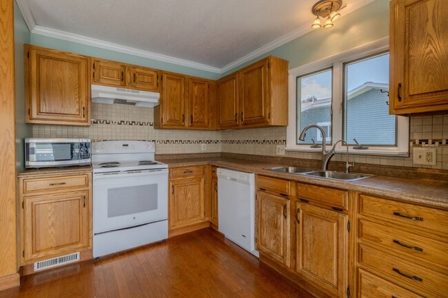Building Photo - Price Improvement! Lakefront Dream Home – ...