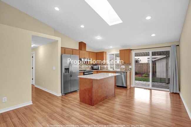 Building Photo - Updated Three Bedroom Home Next to Progress Ridge!