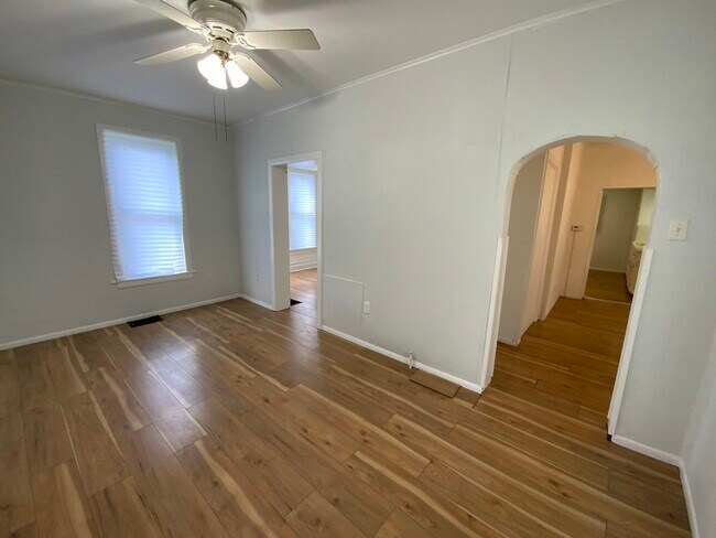 Building Photo - 908 Jewell St